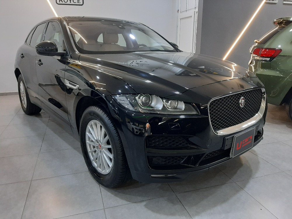 جاگوار F-Pace
